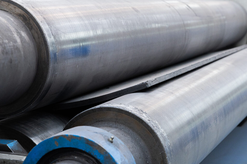 Máquina curvadora de chapa